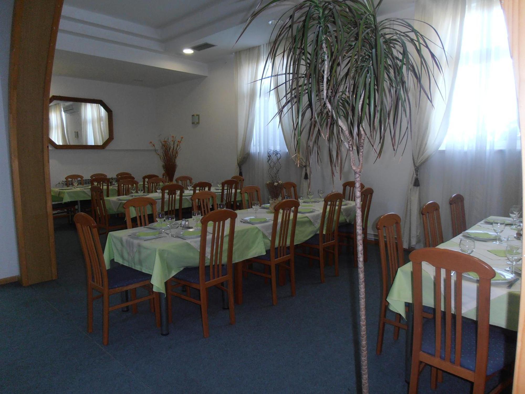 Hotel Metkovic Exterior photo
