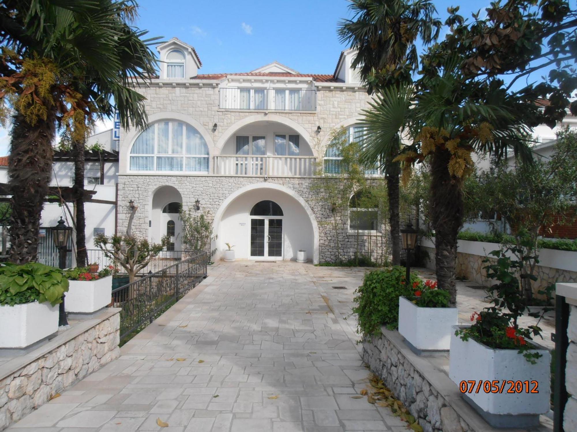 Hotel Metkovic Exterior photo