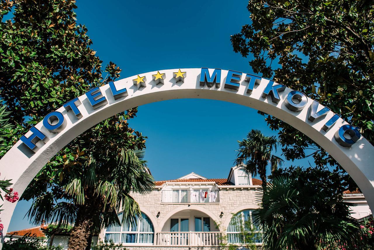 Hotel Metkovic Exterior photo